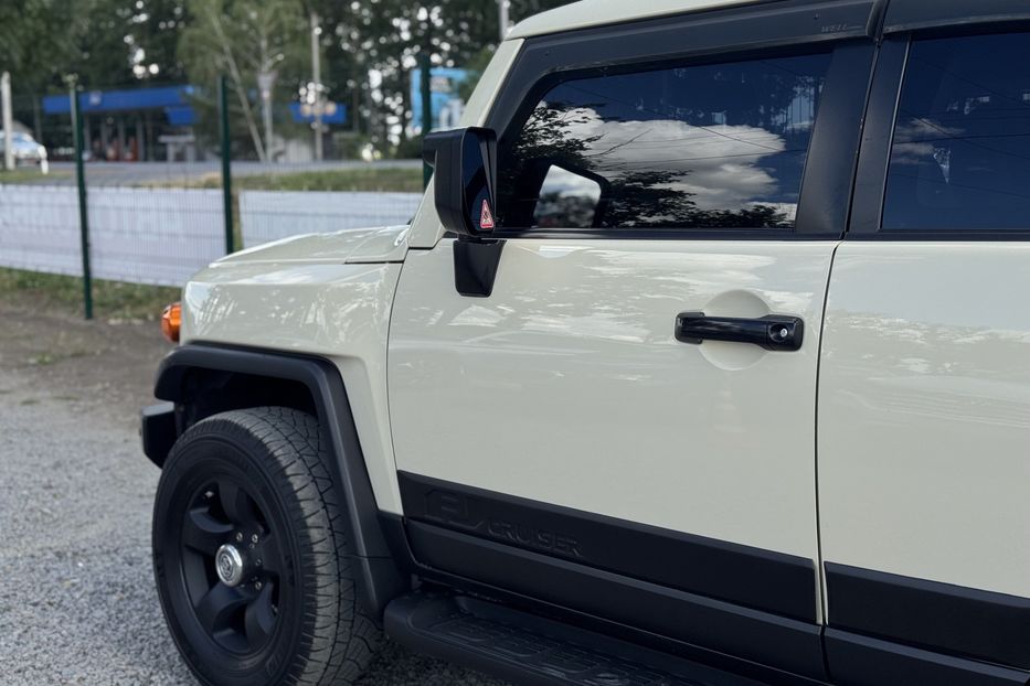 Продам Toyota FJ Cruiser COMIS  2010 года в г. Умань, Черкасская область