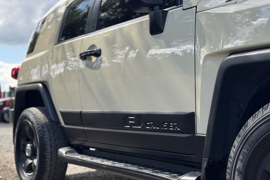 Продам Toyota FJ Cruiser COMIS  2010 года в г. Умань, Черкасская область
