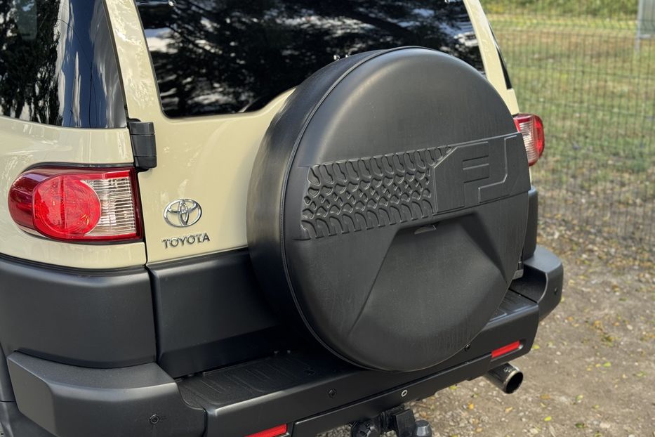 Продам Toyota FJ Cruiser COMIS  2010 года в г. Умань, Черкасская область