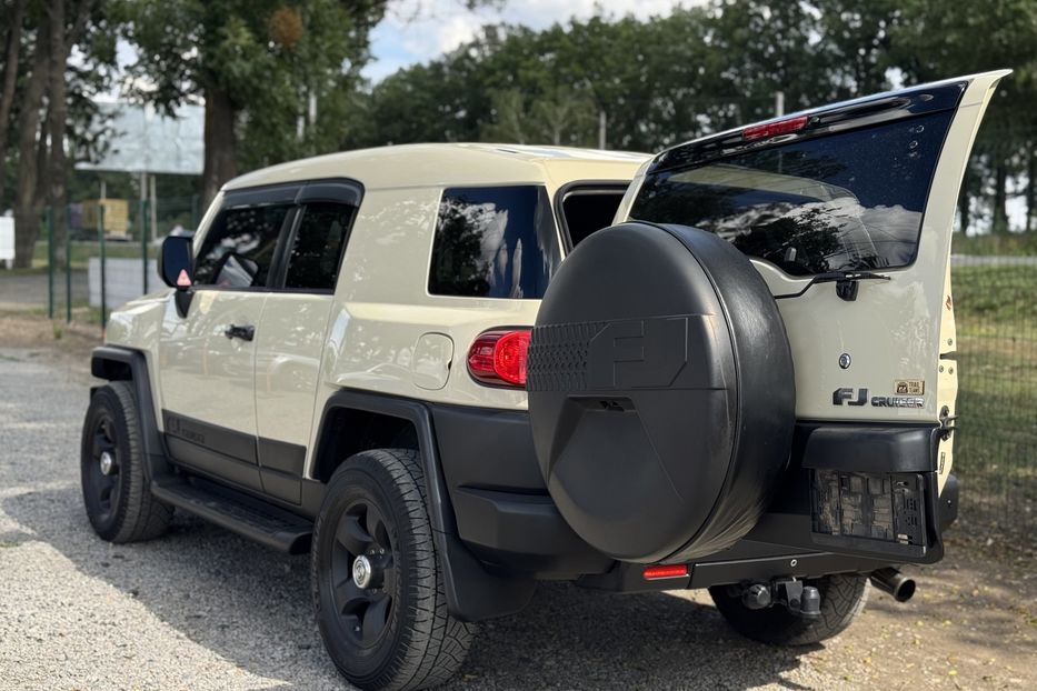 Продам Toyota FJ Cruiser COMIS  2010 года в г. Умань, Черкасская область