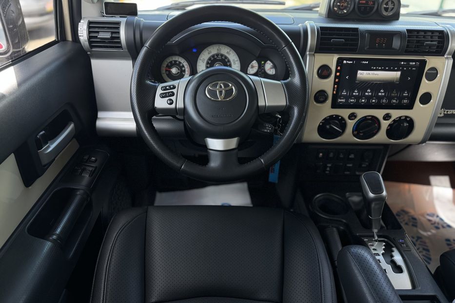 Продам Toyota FJ Cruiser COMIS  2010 года в г. Умань, Черкасская область