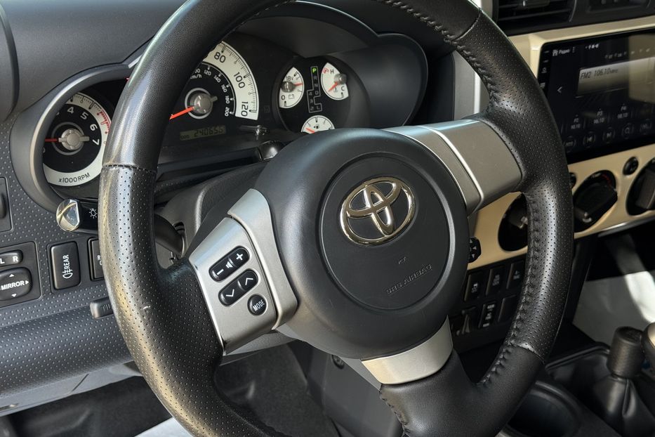 Продам Toyota FJ Cruiser COMIS  2010 года в г. Умань, Черкасская область