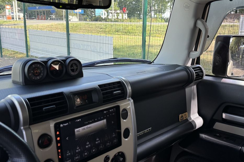Продам Toyota FJ Cruiser COMIS  2010 года в г. Умань, Черкасская область