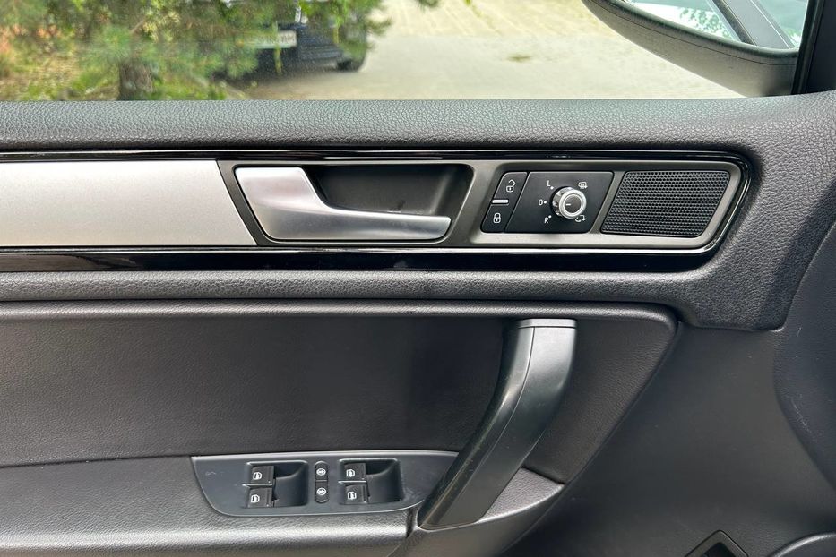 Продам Volkswagen Touareg 2014 года в Черновцах