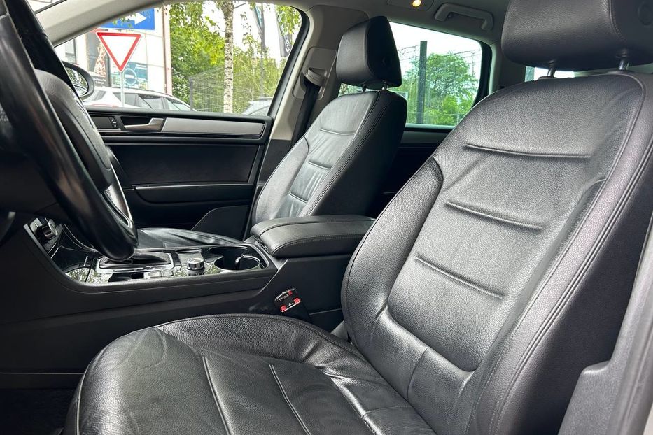 Продам Volkswagen Touareg 2014 года в Черновцах