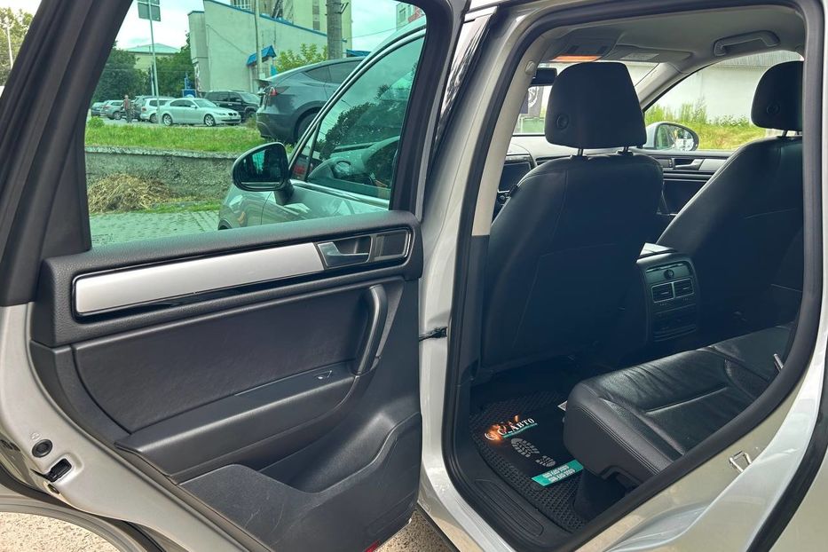 Продам Volkswagen Touareg 2014 года в Черновцах