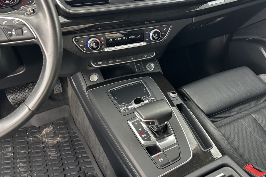 Продам Audi Q5 2018 года в Львове