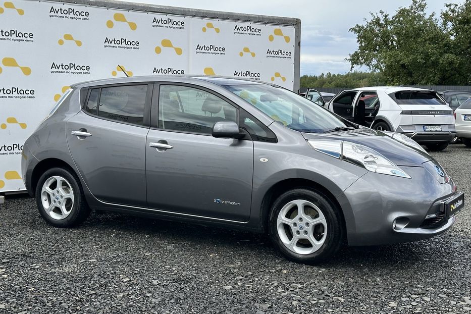 Продам Nissan Leaf 24 квт 2014 года в Луцке
