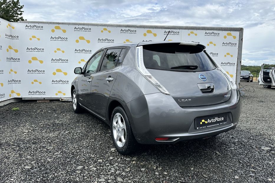 Продам Nissan Leaf 24 квт 2014 года в Луцке