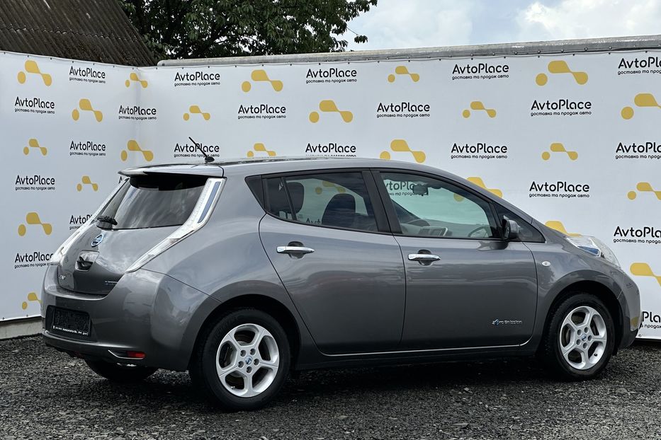 Продам Nissan Leaf 24 квт 2014 года в Луцке