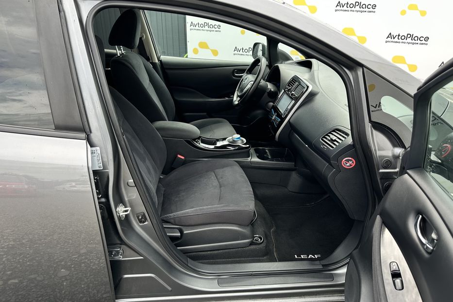 Продам Nissan Leaf 24 квт 2014 года в Луцке