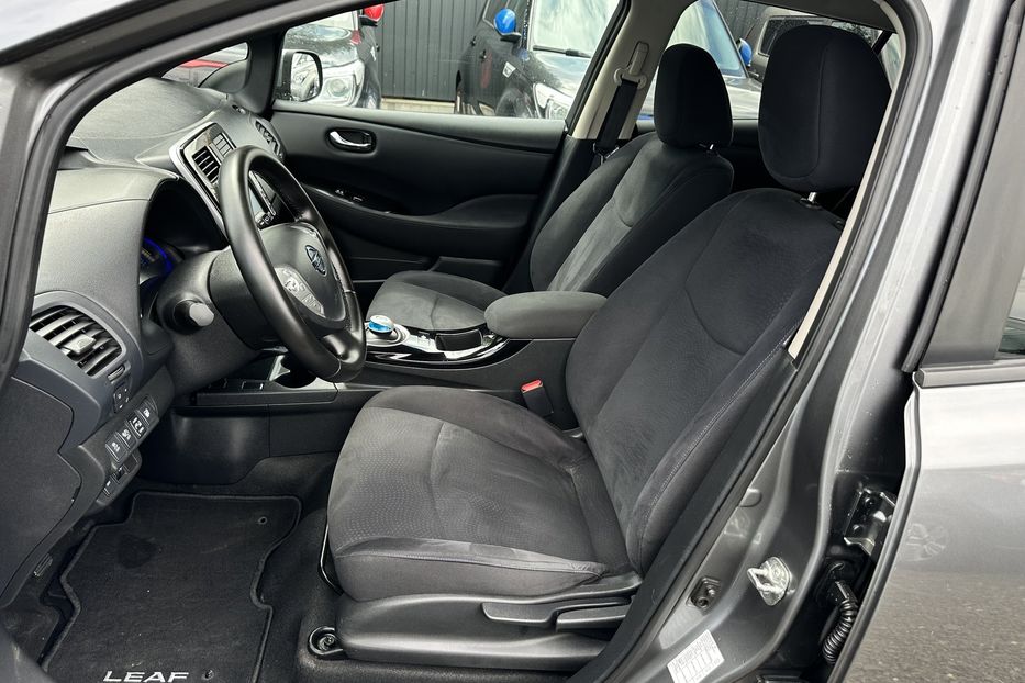 Продам Nissan Leaf 24 квт 2014 года в Луцке