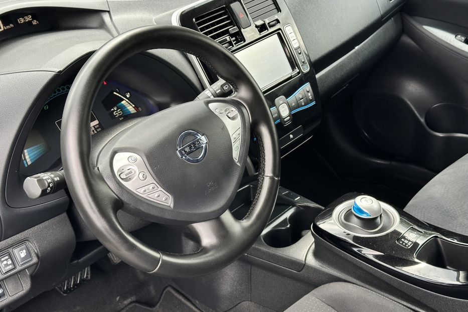 Продам Nissan Leaf 24 квт 2014 года в Луцке