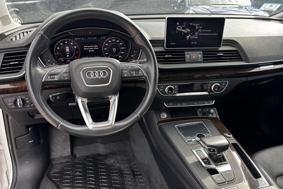 Продам Audi Q5 S-line 2019 года в Львове