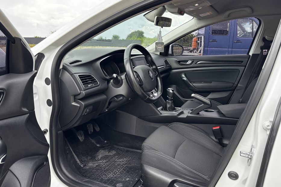 Продам Renault Megane IV 81квт 2016 года в Львове