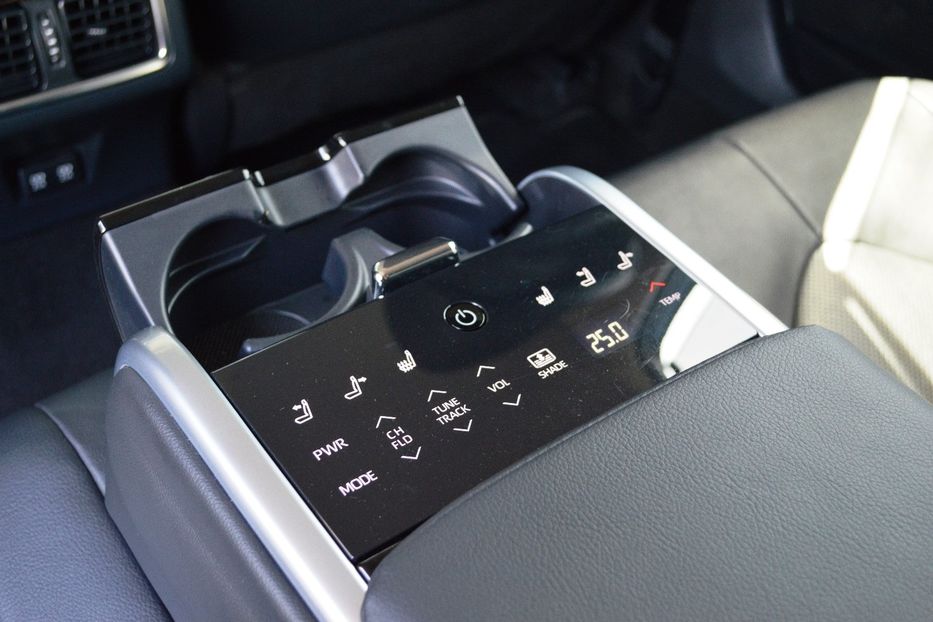 Продам Toyota Camry Premium 2018 года в Одессе
