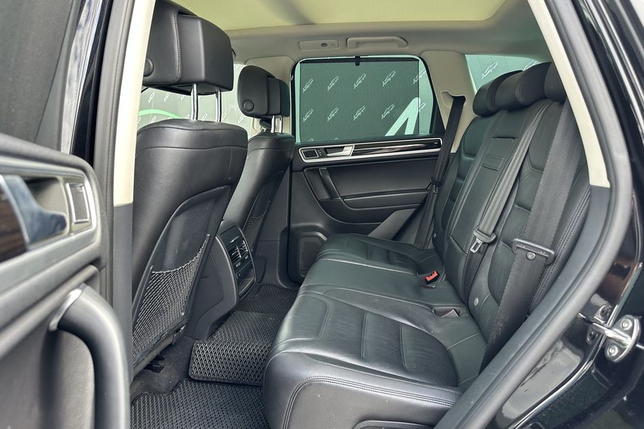Продам Volkswagen Touareg 3.0TDI 2015 года в Киеве