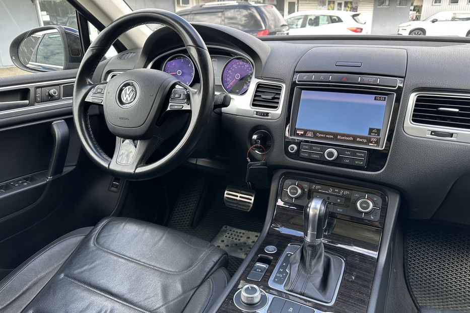 Продам Volkswagen Touareg 3.0TDI 2015 года в Киеве