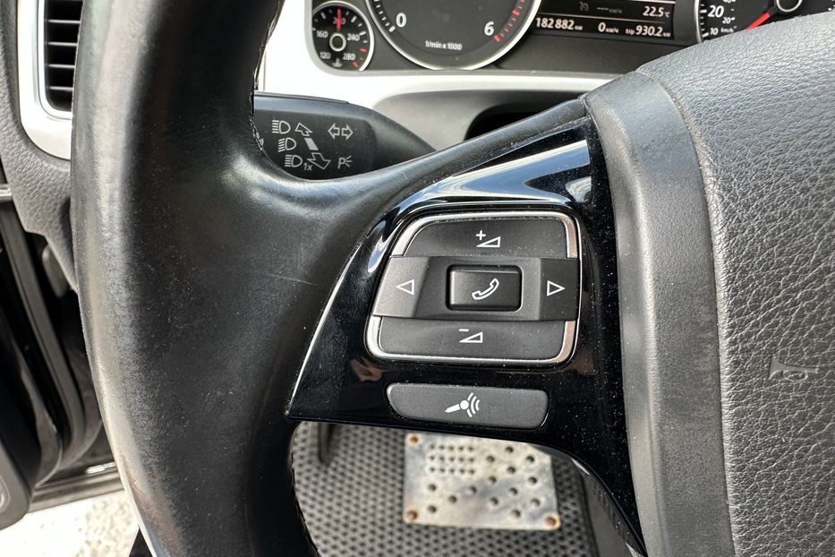 Продам Volkswagen Touareg 3.0TDI 2015 года в Киеве