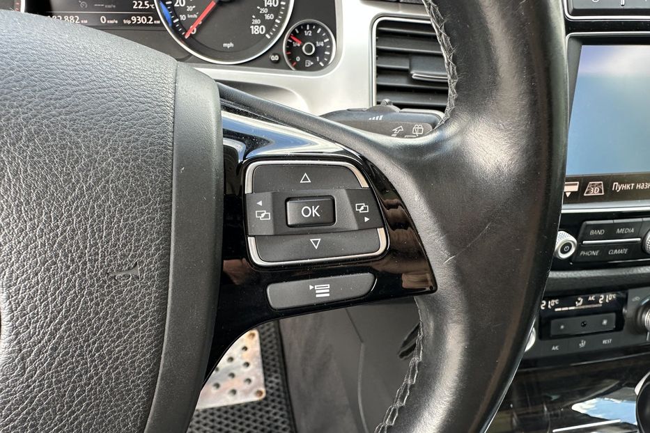 Продам Volkswagen Touareg 3.0TDI 2015 года в Киеве