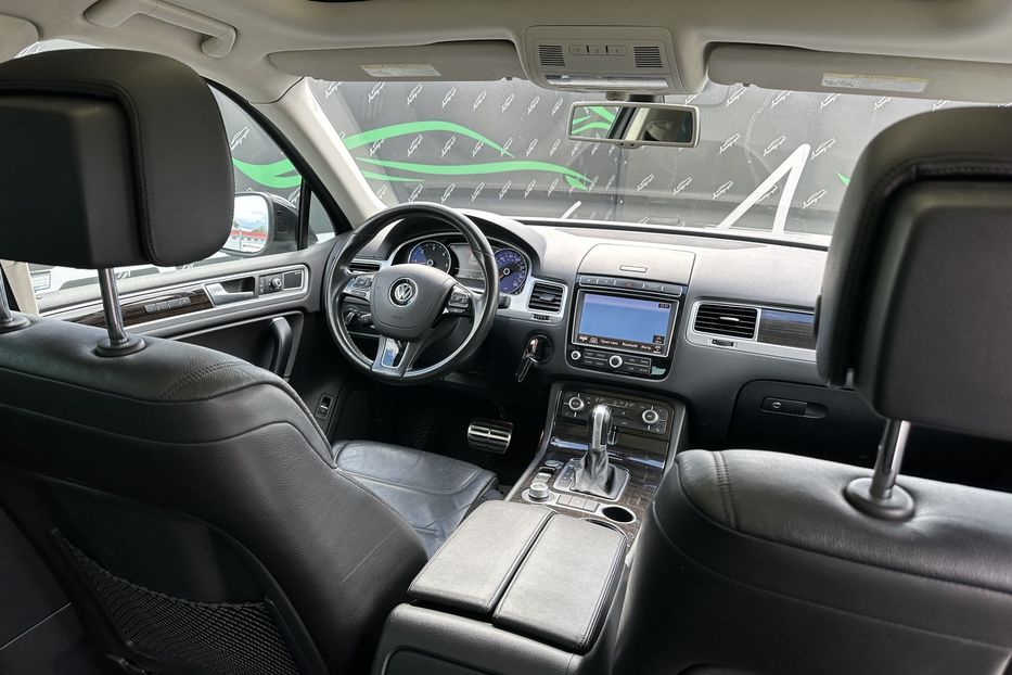 Продам Volkswagen Touareg 3.0TDI 2015 года в Киеве