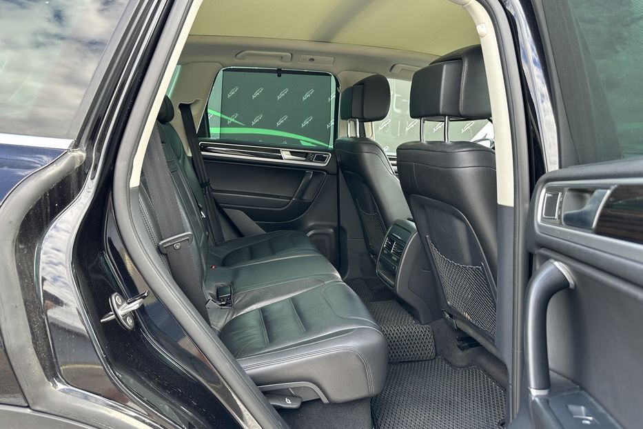 Продам Volkswagen Touareg 3.0TDI 2015 года в Киеве