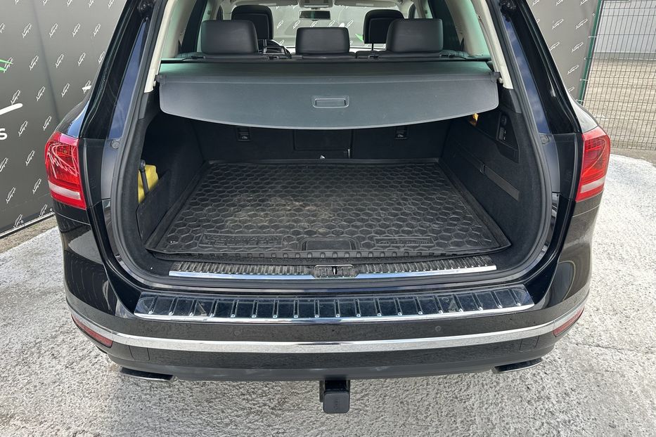 Продам Volkswagen Touareg 3.0TDI 2015 года в Киеве