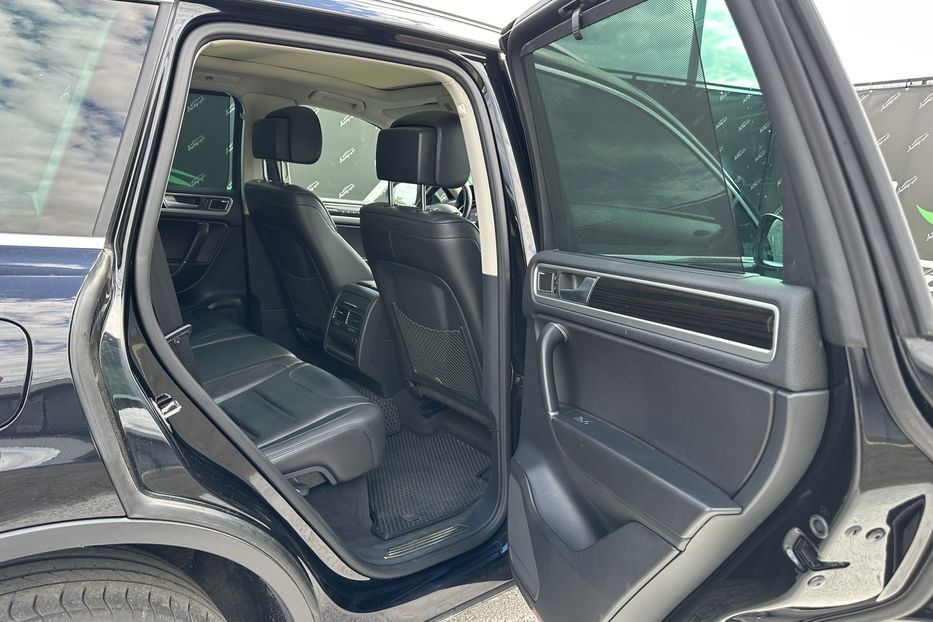 Продам Volkswagen Touareg 3.0TDI 2015 года в Киеве