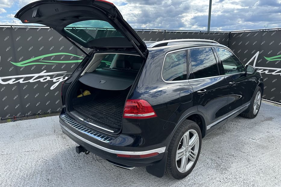 Продам Volkswagen Touareg 3.0TDI 2015 года в Киеве