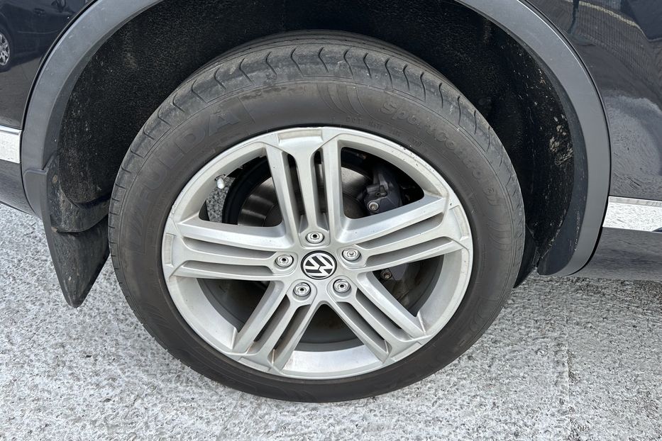 Продам Volkswagen Touareg 3.0TDI 2015 года в Киеве