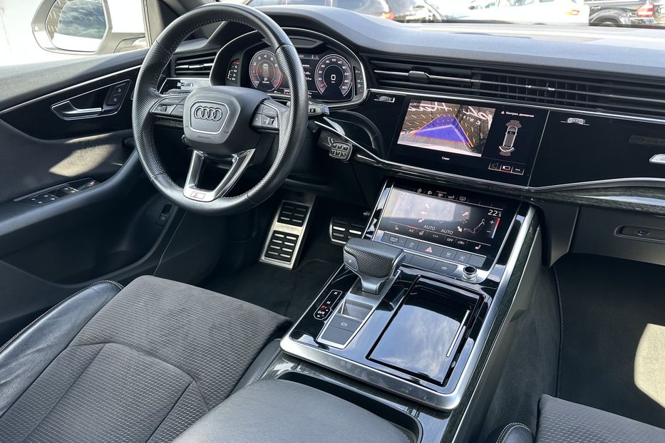 Продам Audi Q8 55TFSI QUATTRO 2018 года в Киеве