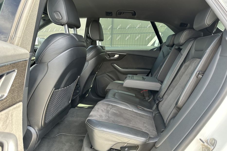 Продам Audi Q8 55TFSI QUATTRO 2018 года в Киеве