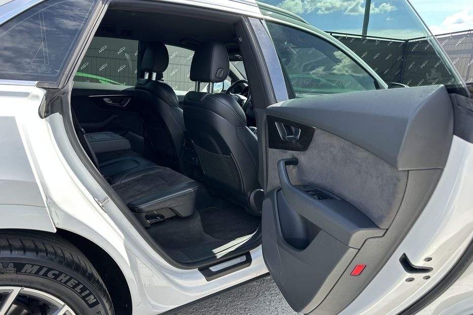 Продам Audi Q8 55TFSI QUATTRO 2018 года в Киеве