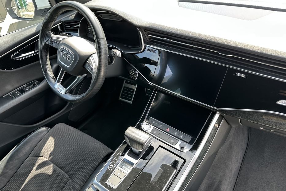 Продам Audi Q8 55TFSI QUATTRO 2018 года в Киеве