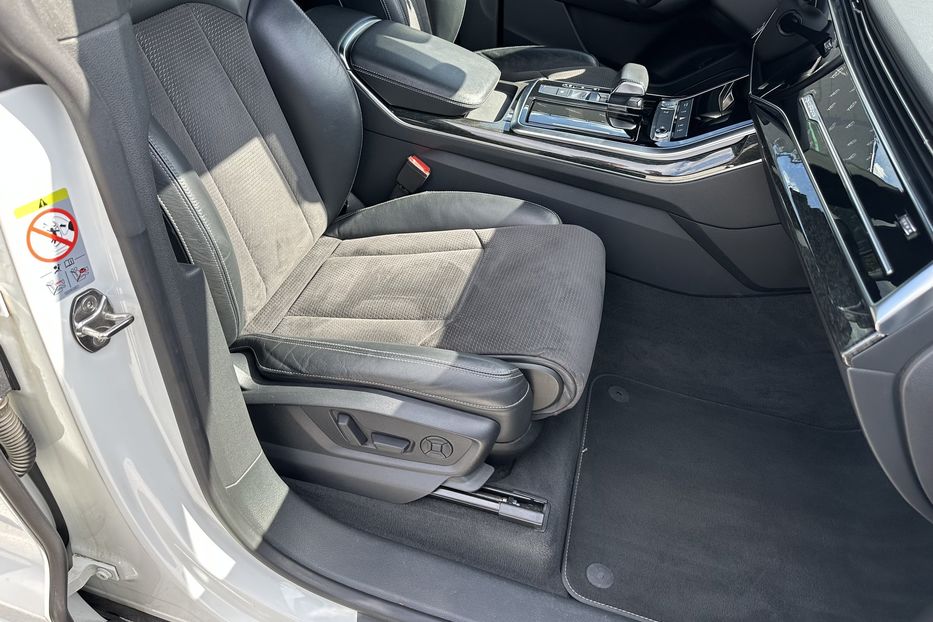 Продам Audi Q8 55TFSI QUATTRO 2018 года в Киеве