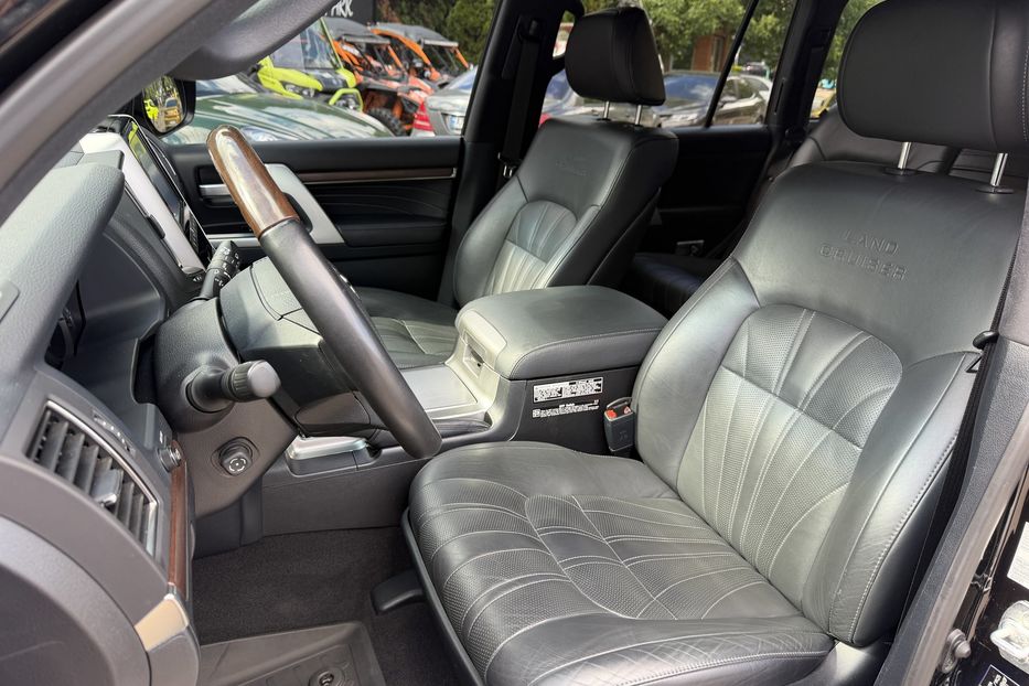 Продам Toyota Land Cruiser 200 Executive Lounge 4.5 d 2020 года в Киеве