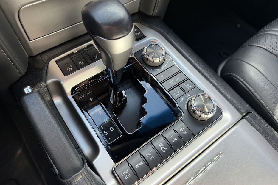 Продам Toyota Land Cruiser 200 Executive Lounge 4.5 d 2020 года в Киеве
