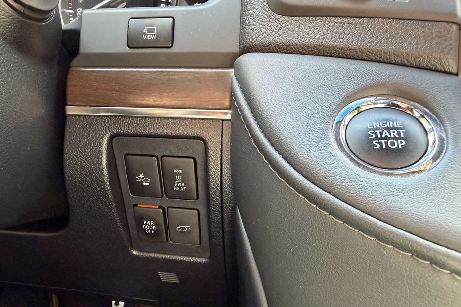 Продам Toyota Land Cruiser 200 Executive Lounge 4.5 d 2020 года в Киеве