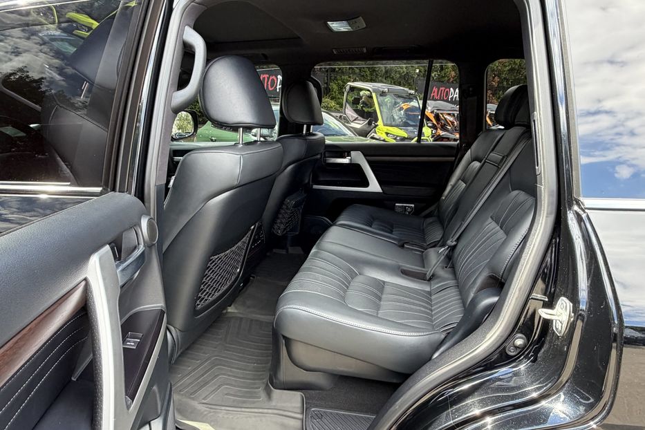 Продам Toyota Land Cruiser 200 Executive Lounge 4.5 d 2020 года в Киеве