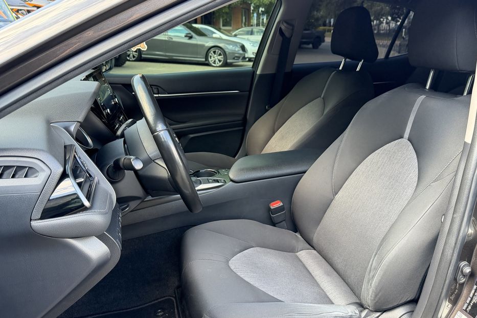 Продам Toyota Camry Comfort  2021 года в Киеве