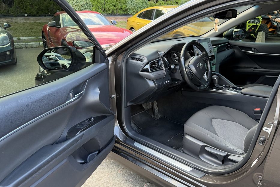 Продам Toyota Camry Comfort  2021 года в Киеве