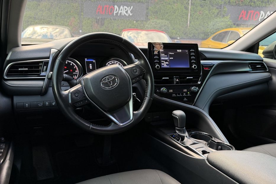 Продам Toyota Camry Comfort  2021 года в Киеве
