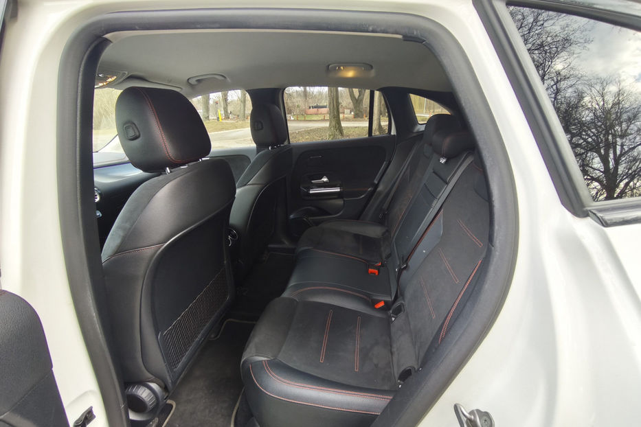 Продам Mercedes-Benz EQC  250 66.5 kWh (190 к.с.)  2021 года в Киеве