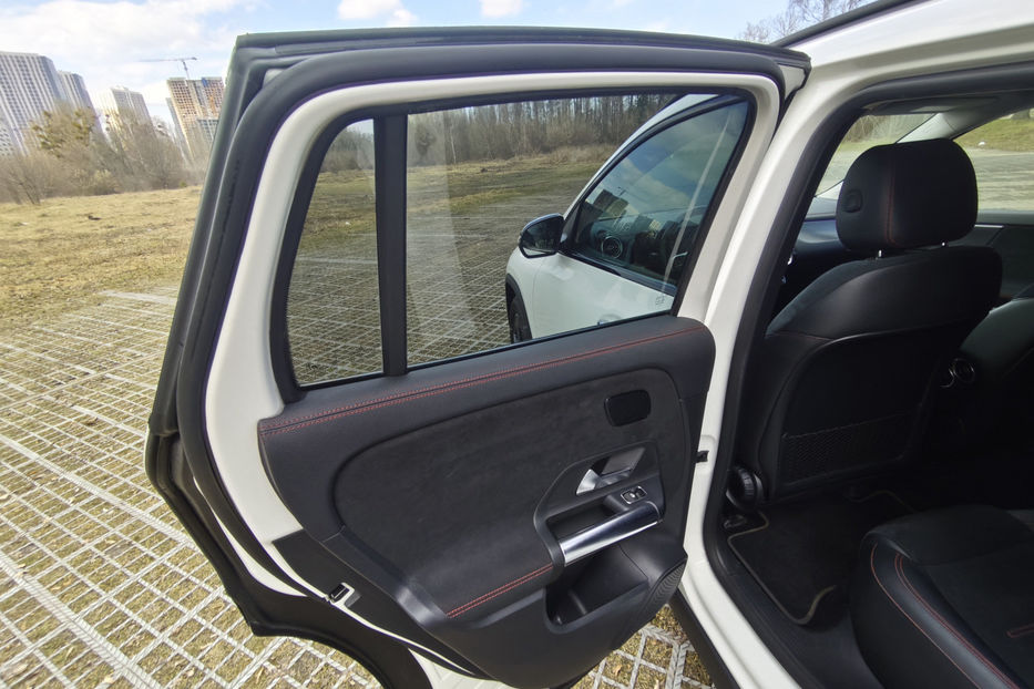 Продам Mercedes-Benz EQC  250 66.5 kWh (190 к.с.)  2021 года в Киеве