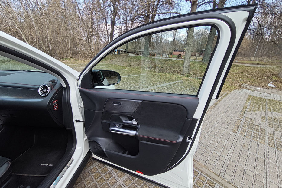 Продам Mercedes-Benz EQC  250 66.5 kWh (190 к.с.)  2021 года в Киеве