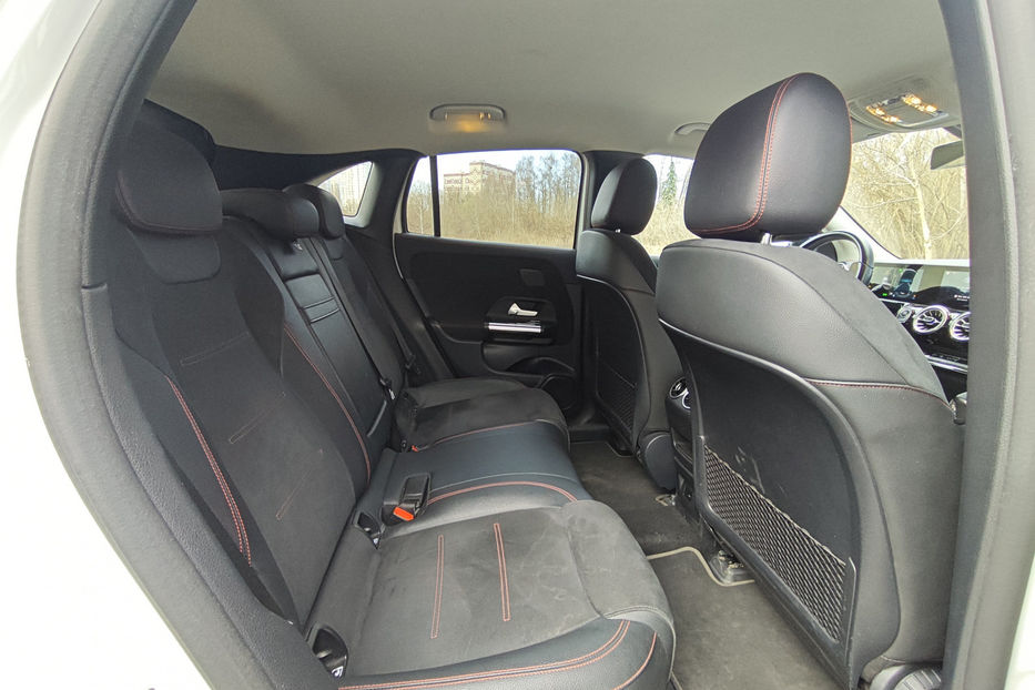 Продам Mercedes-Benz EQC  250 66.5 kWh (190 к.с.)  2021 года в Киеве