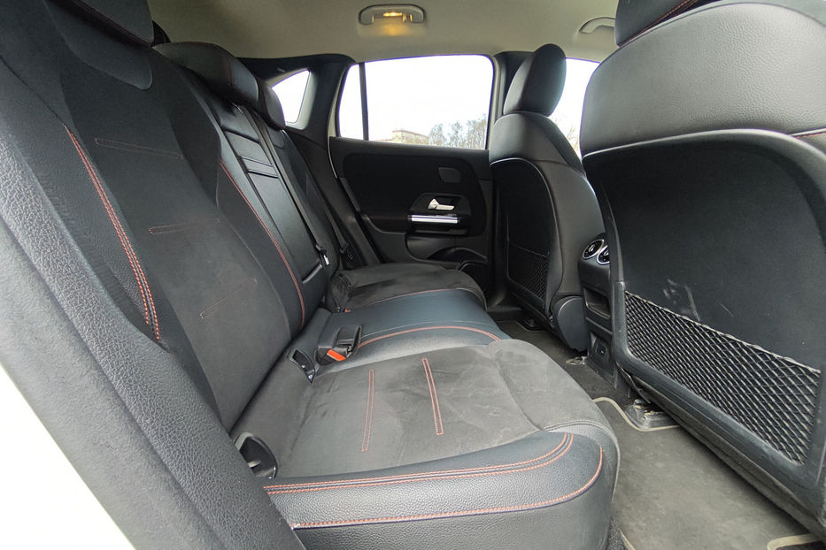 Продам Mercedes-Benz EQC  250 66.5 kWh (190 к.с.)  2021 года в Киеве