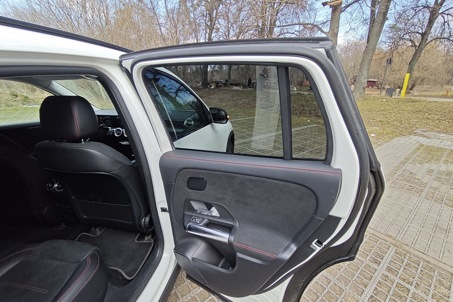 Продам Mercedes-Benz EQC  250 66.5 kWh (190 к.с.)  2021 года в Киеве