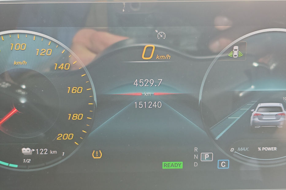 Продам Mercedes-Benz EQC  250 66.5 kWh (190 к.с.)  2021 года в Киеве