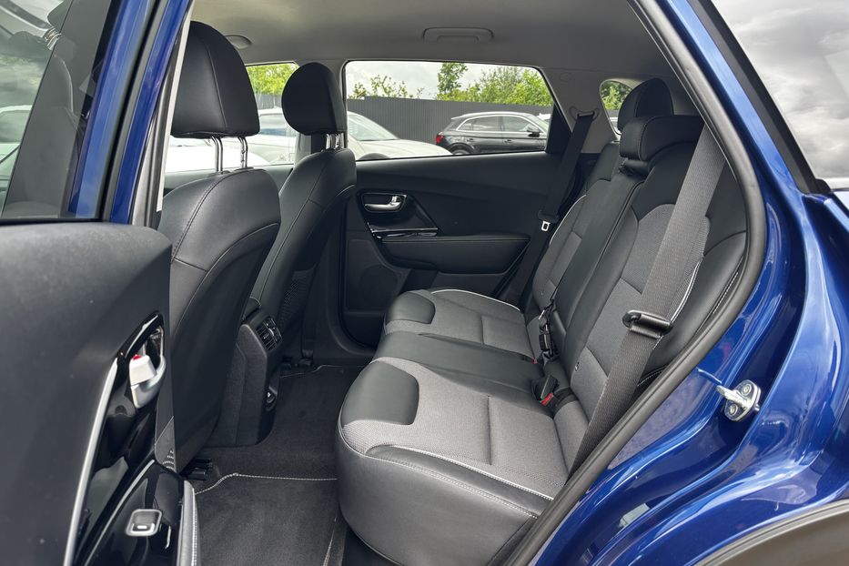 Продам Kia Niro 64 KW авто у Львові  2021 года в Львове